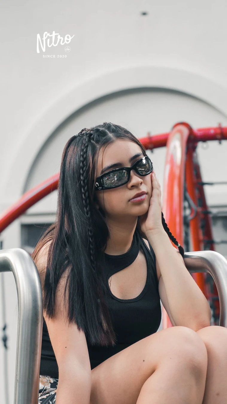 Gafas Moon Negras lente gris, con modelo 1