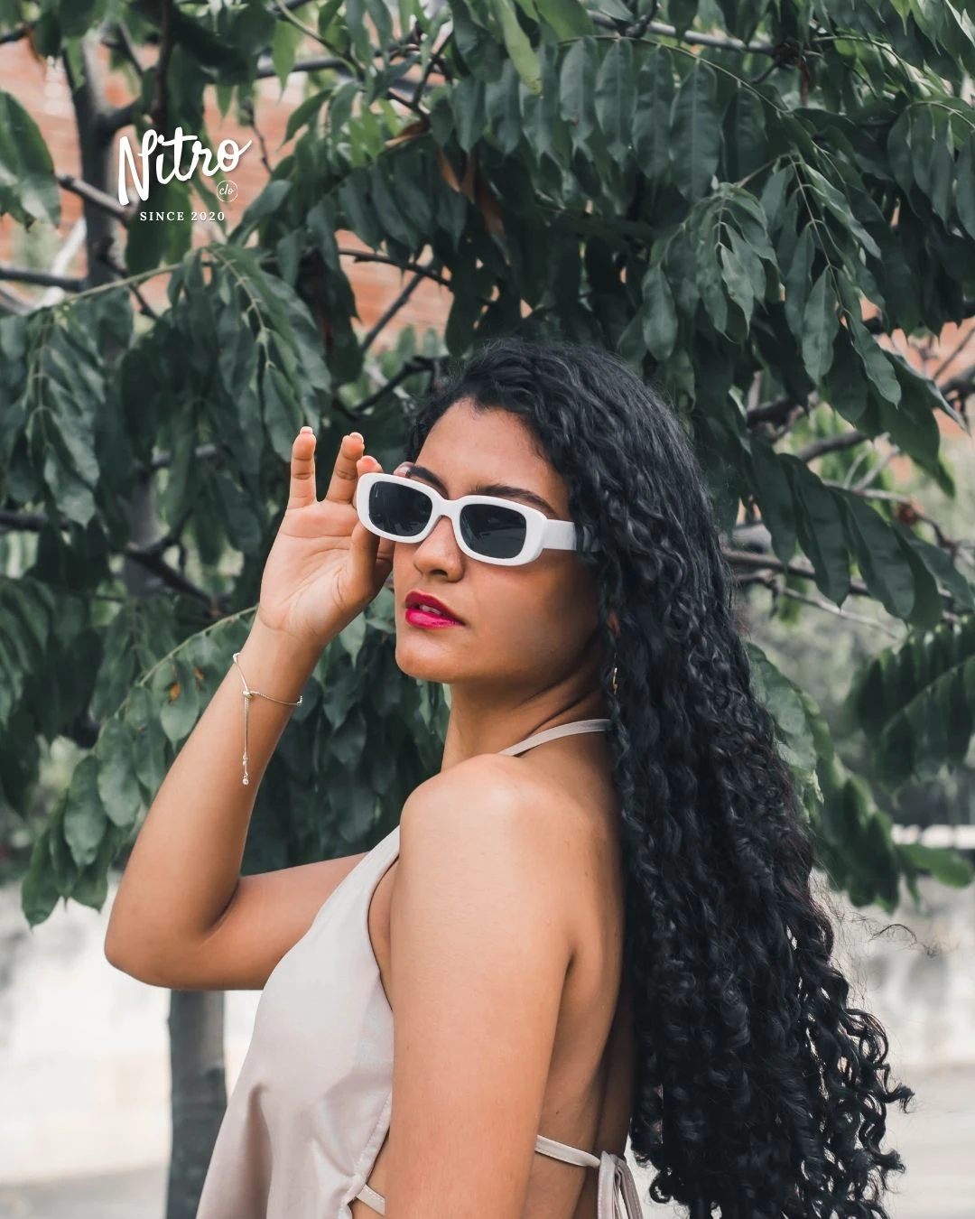 Gafas Vintage Blancas, con modelo 2